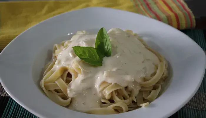 Macarrão ao Molho Branco