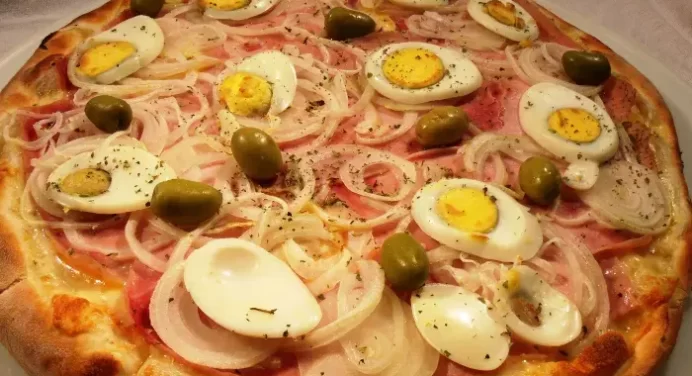 Pizza Portuguesa – Venha Ver o Passo a Passo da Pizza Mais Pedida