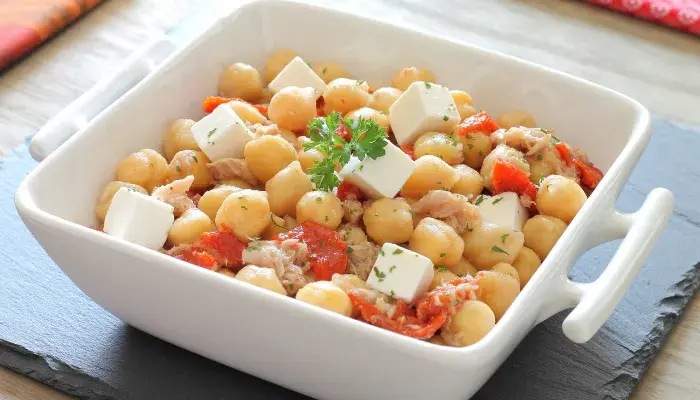 Salada de Grão de Bico Com Atum