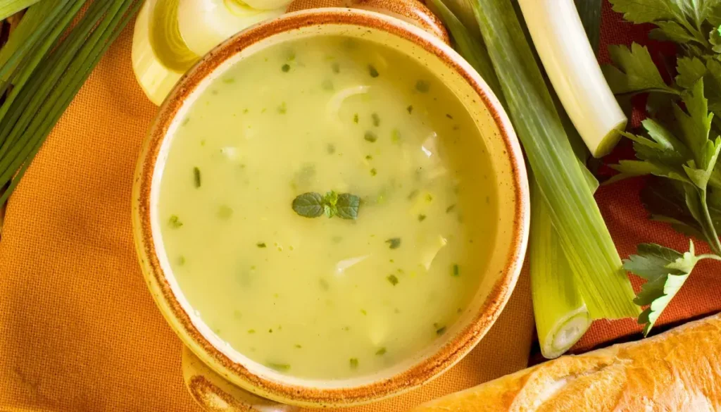 Sopa de Fubá Com Couve