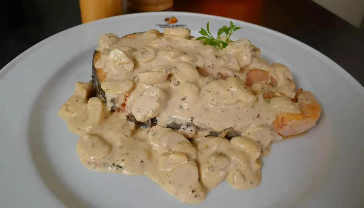 Salmão ao Champignon