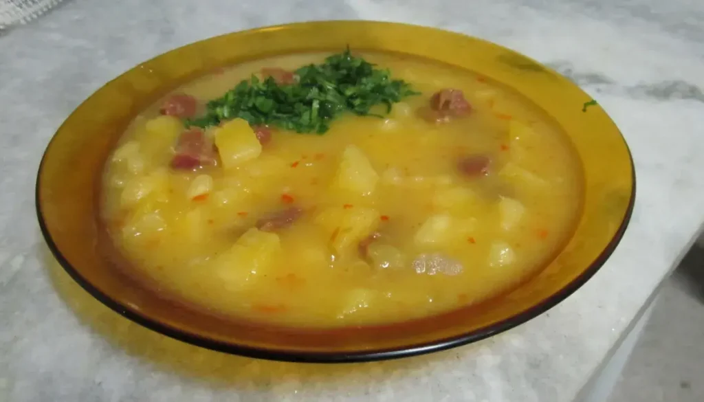 Sopa de Aipim Com Carne Seca