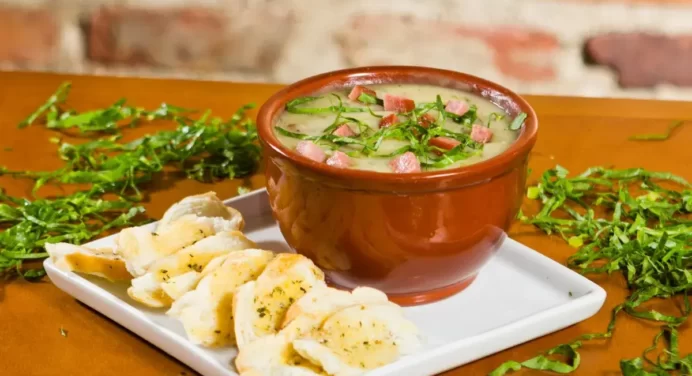 Aprenda agora mesmo a fazer um delicioso Caldo Verde Com Batata
