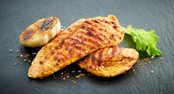 Frango Assado na Airfryer: Uma receita rápida e saudável