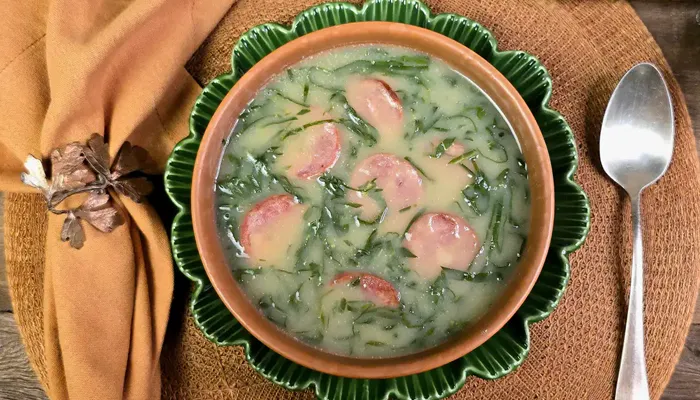 Caldo Verde Português: Receita Reconfortante e Fácil de Fazer - Blog Receitas e Dicas
